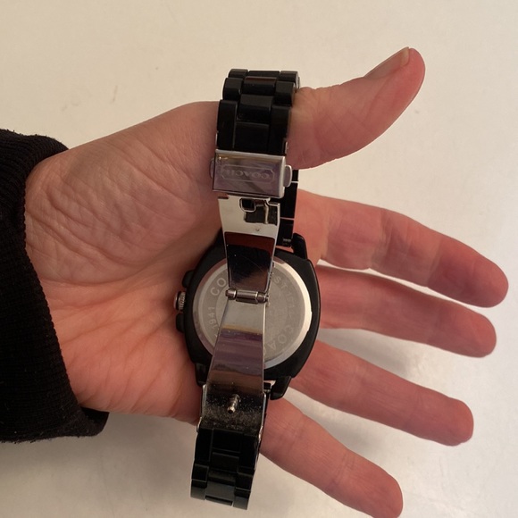 Black Coach watch, lightweight, great condition, hardly any wear. - Picture 3 of 8